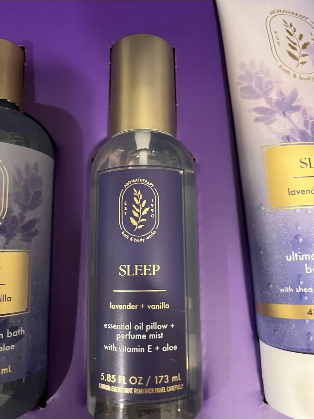 Bath & Body Works Blue & Cream Floral Gift set with “Sleep” body care